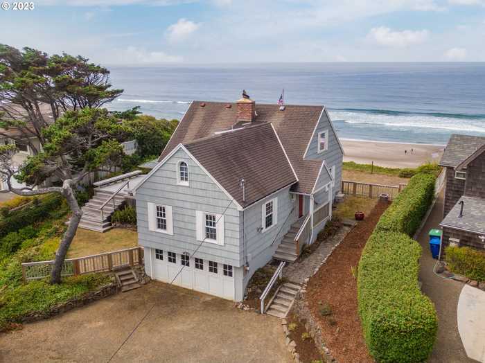 photo 1: 2513 NW INLET AVE, Lincoln City OR 97367