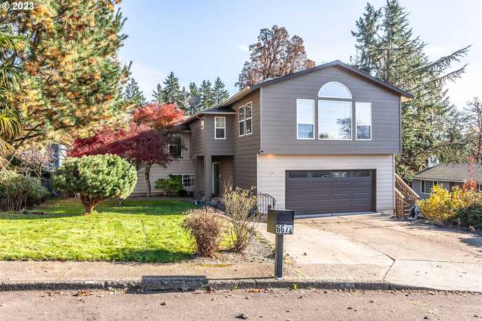 photo 2: 6672 PARTRIDGE CIR, Gladstone OR 97027