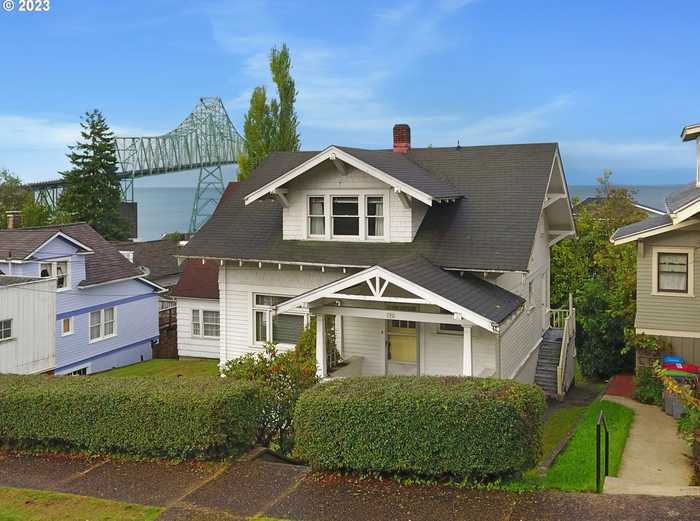 photo 1: 192 W EXCHANGE ST, Astoria OR 97103