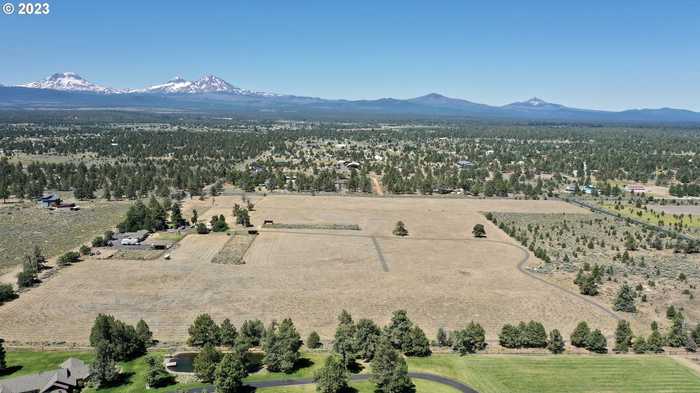 photo 1: 67100 FRYREAR RD, Bend OR 97703