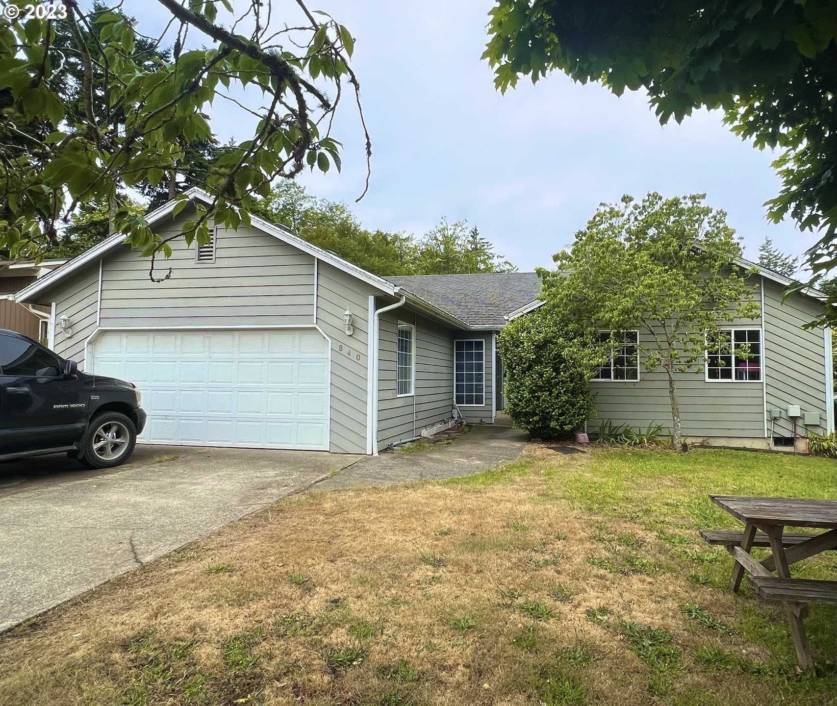 photo 1: 840 SEABREEZE TER, Coos Bay OR 97420