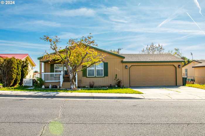 photo 2: 1432 SW RIVER HILL DR, Hermiston OR 97838