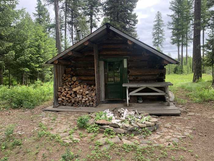 photo 1: Cabin, Wallowa OR 97885