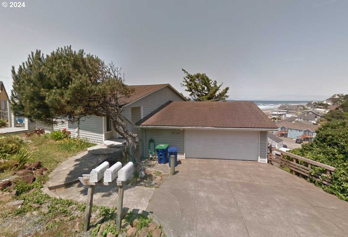 photo 1: 3535 SW 35TH PL, Lincoln City OR 97367