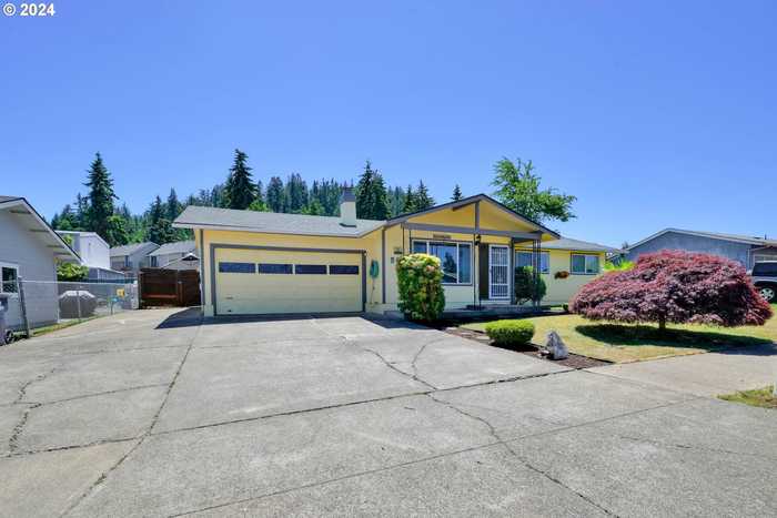 photo 1: 565 EVELYN AVE, Creswell OR 97426