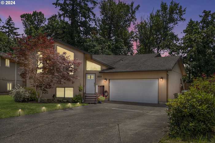 photo 1: 8874 SE CASABLANCA CT, Clackamas OR 97015