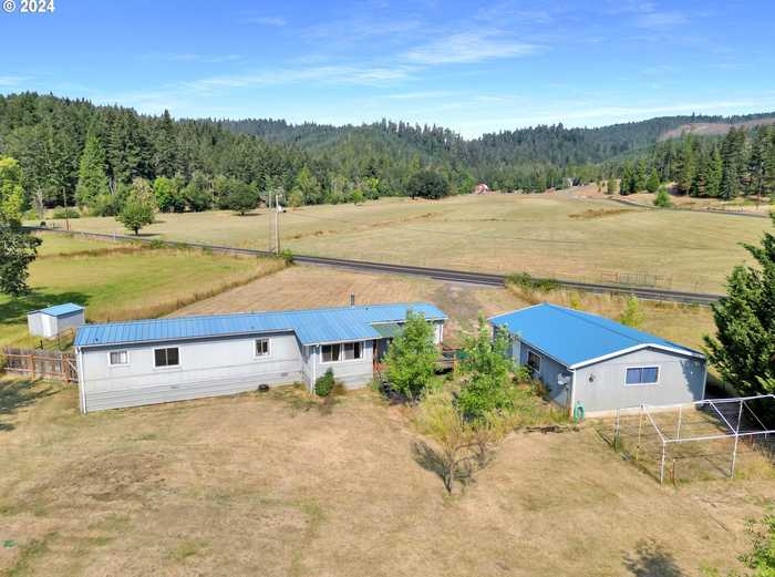 photo 1: 31464 Lynx Hollow RD, Creswell OR 97426