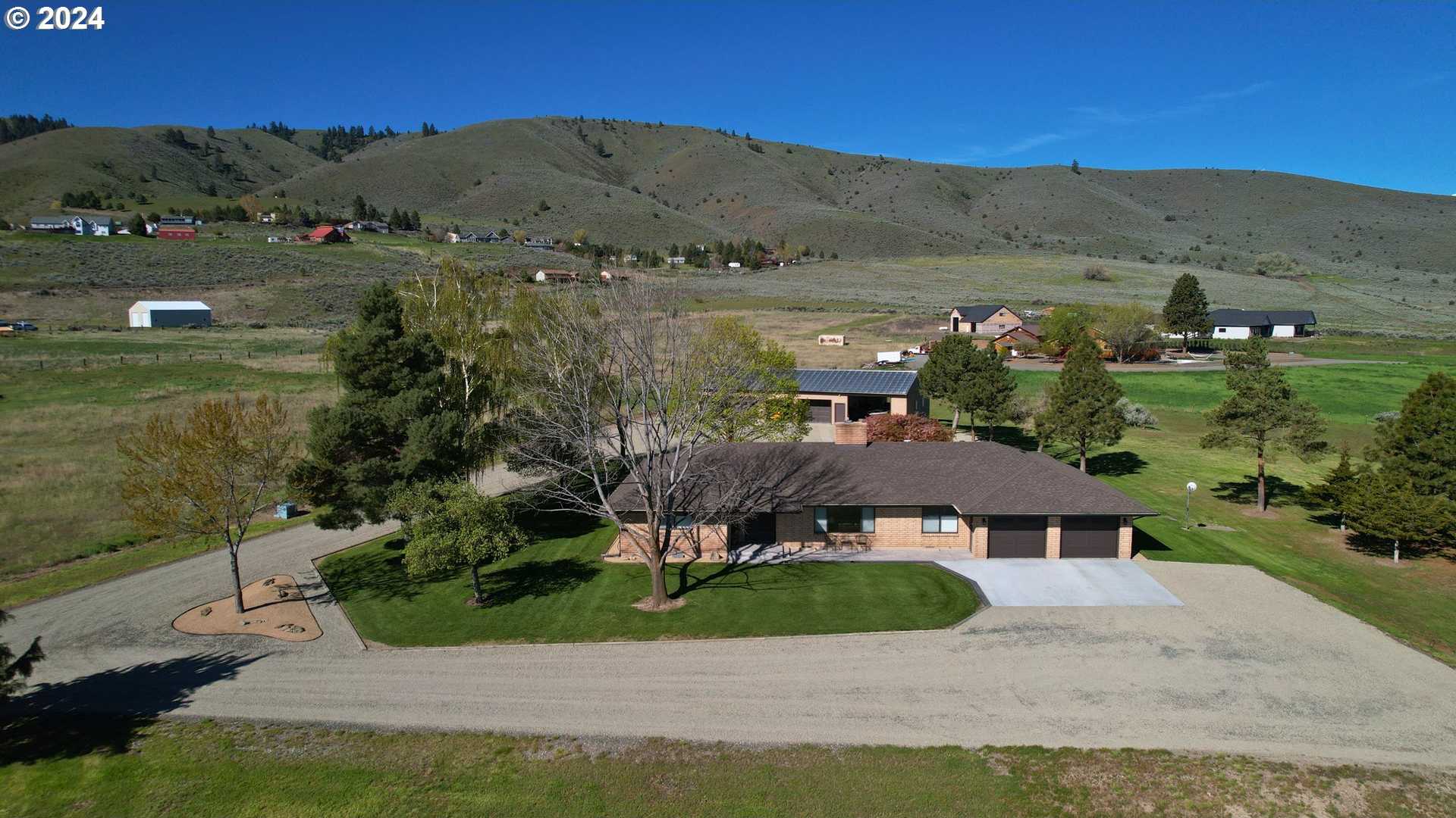 photo 1: 18402 W CAMPBELL LOOP, Baker City OR 97814