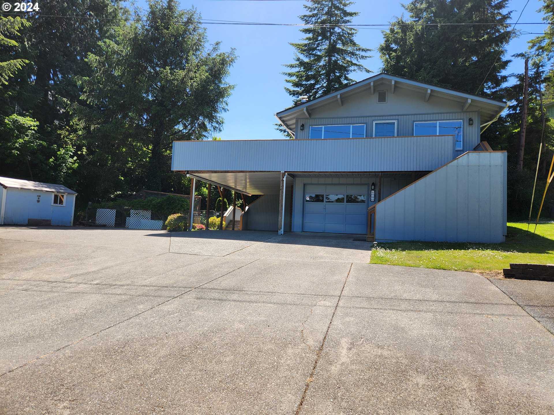 photo 2: 486 N 18TH ST, Reedsport OR 97467