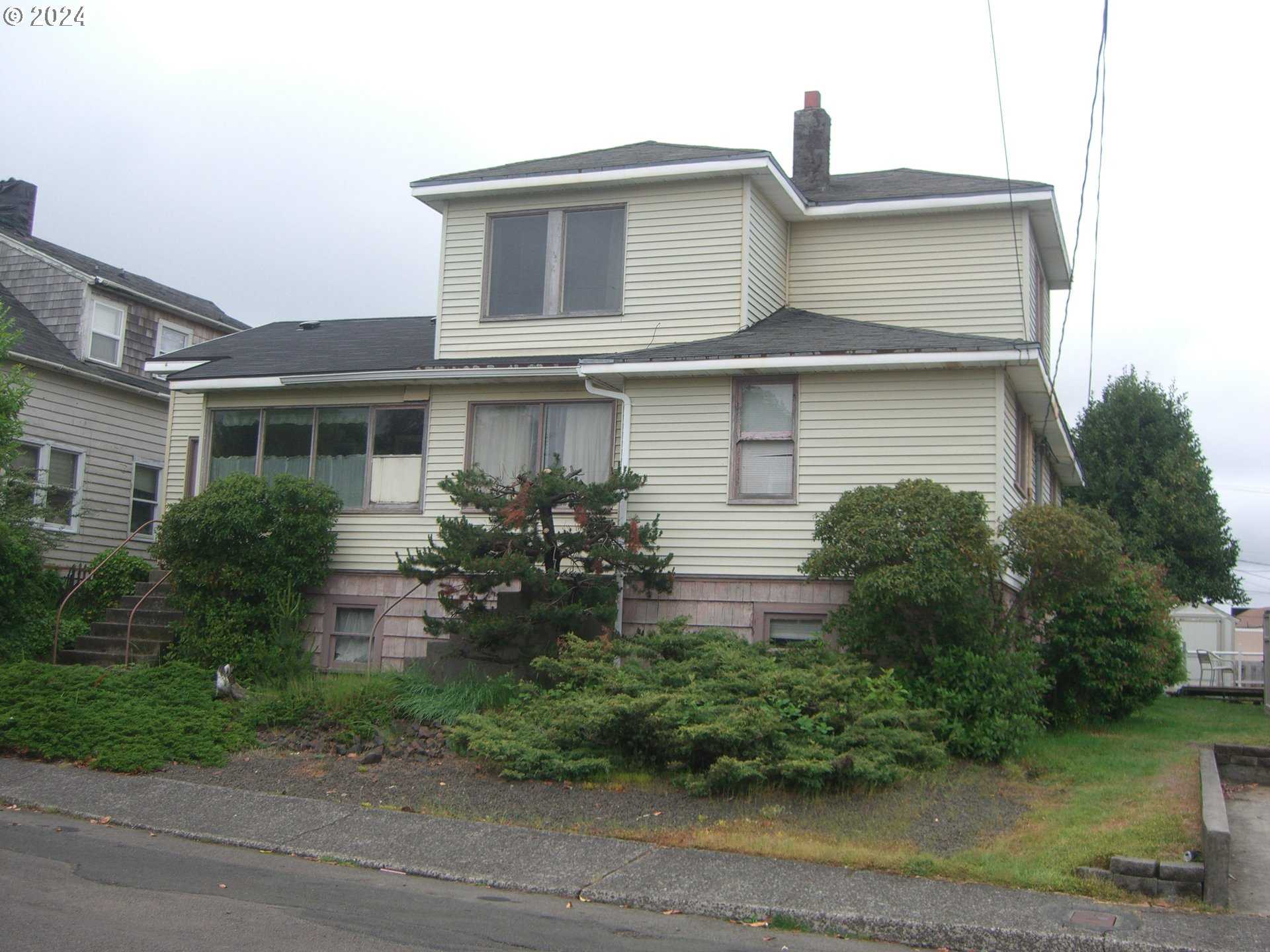 photo 1: 420 AVENUE C, Seaside OR 97138