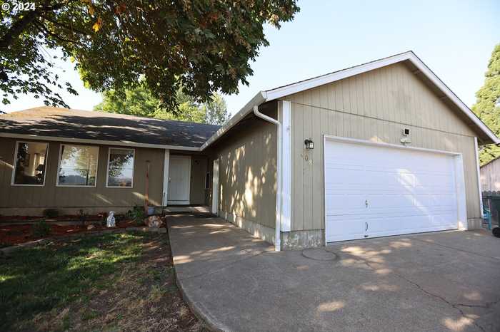 photo 1: 408 W BISHOP WAY, Brownsville OR 97327