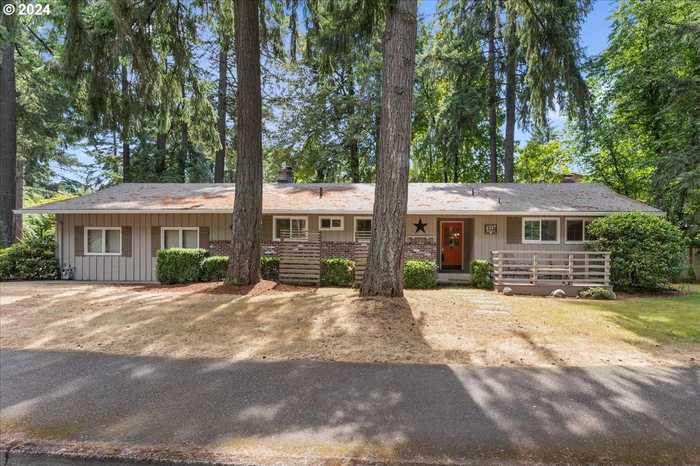 photo 1: 4537 HERITAGE LN, Lake Oswego OR 97035