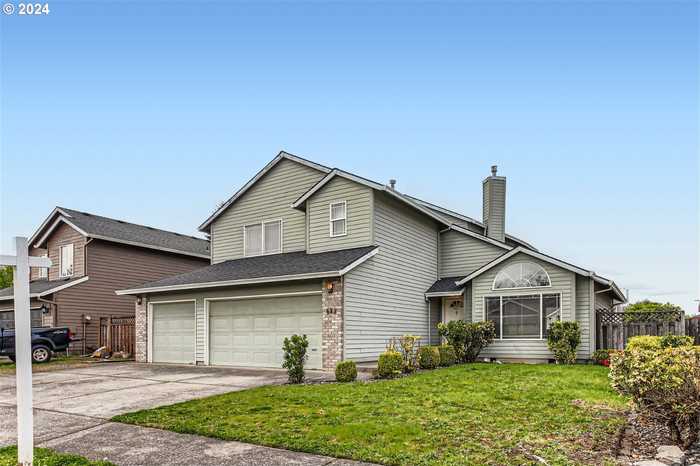 photo 1: 623 SW BURLINGAME CIR, Troutdale OR 97060