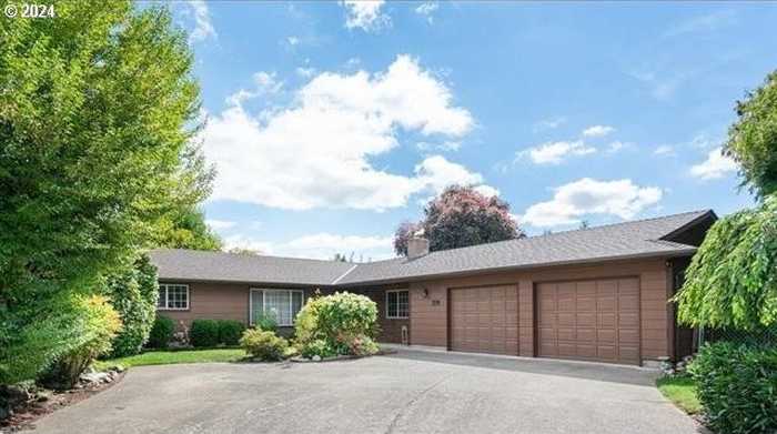 photo 1: 309 BRIGHTWOOD CT, Monmouth OR 97361