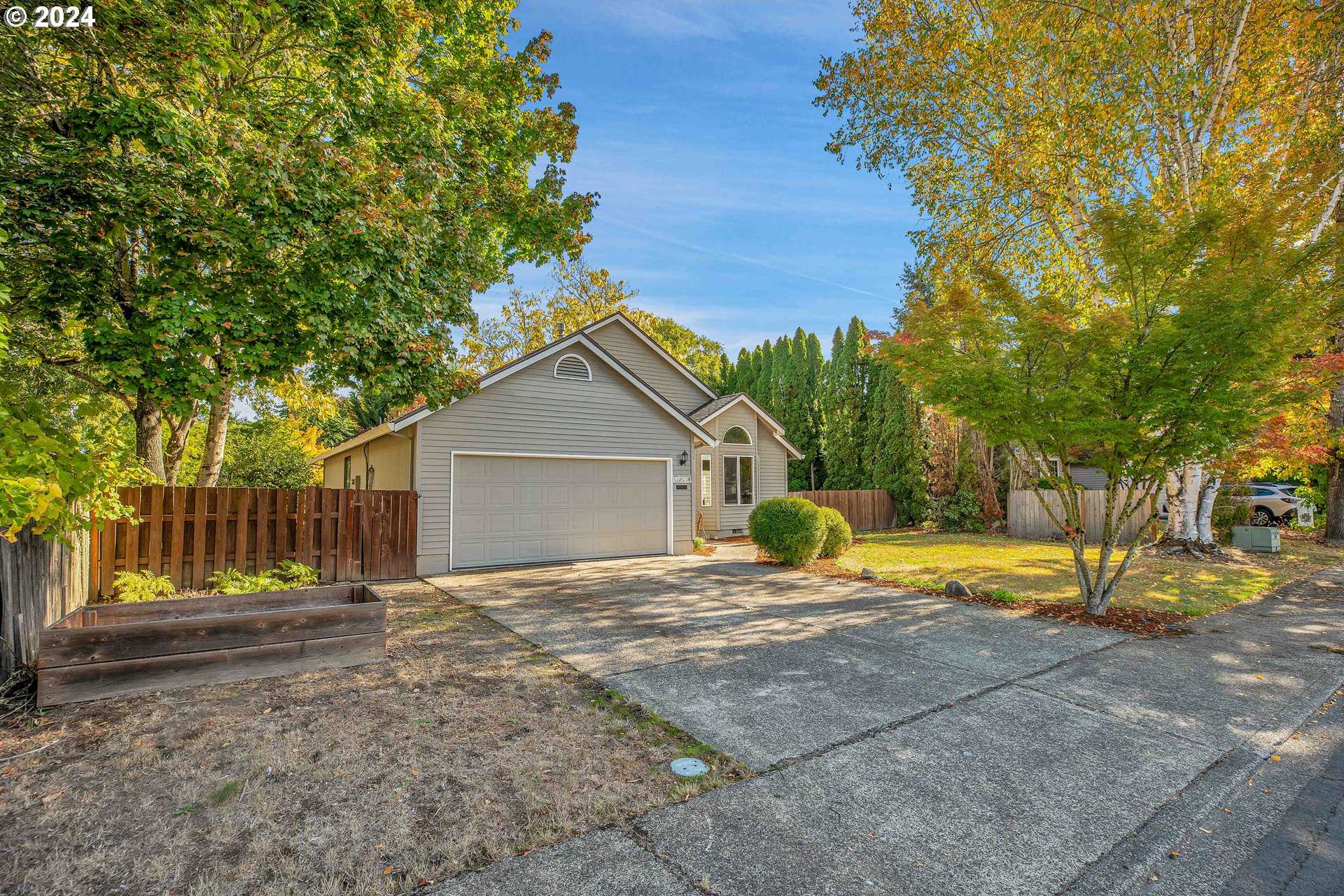 photo 2: 1874 NE 9TH PL, Hillsboro OR 97124