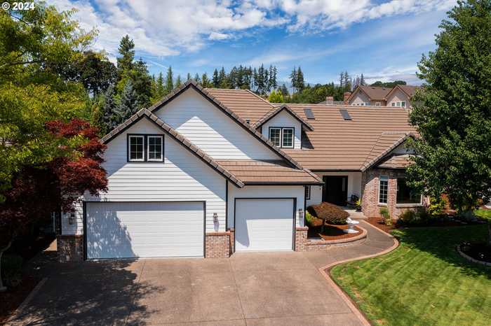 photo 1: 845 SAND AVE, Eugene OR 97401