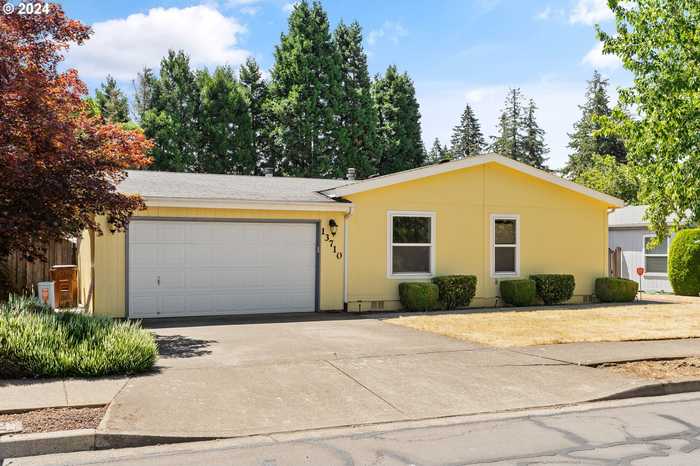 photo 1: 13710 CHAR DIAZ DR, Oregon City OR 97045