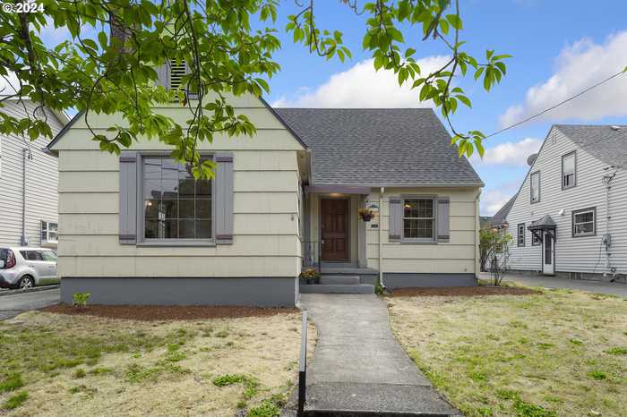 photo 2: 3014 NE 30TH AVE, Portland OR 97212