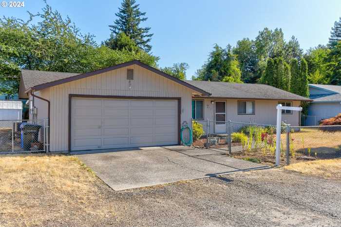 photo 1: 275 CREEKSIDE TER, Fairview OR 97024