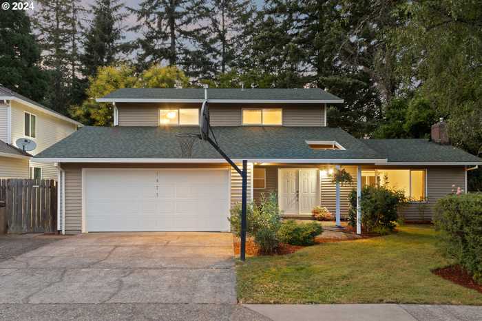 photo 1: 1475 SE 9TH ST, Gresham OR 97080