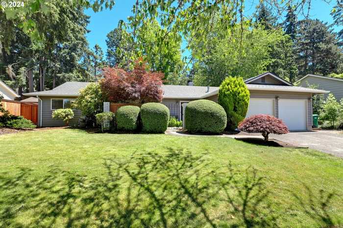 photo 1: 14355 SW KIMBERLY DR, Beaverton OR 97008