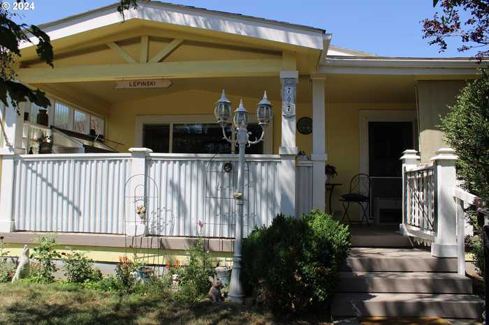 photo 1: 707 HARRISON ST, Wasco OR 97065