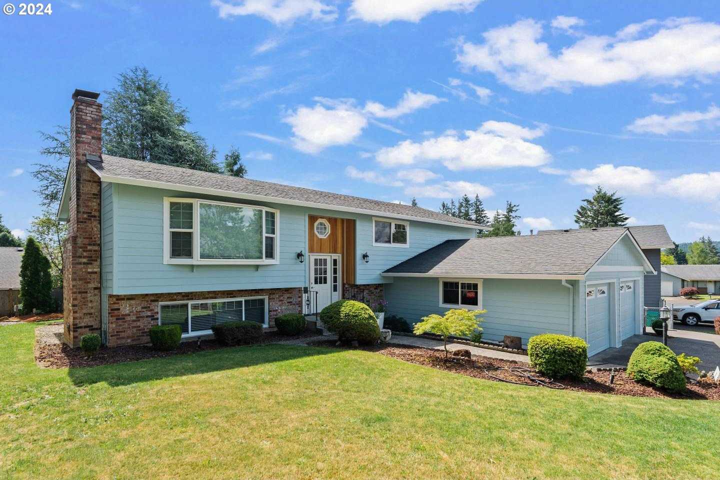 photo 2: 2668 NE LIBERTY AVE, Gresham OR 97030