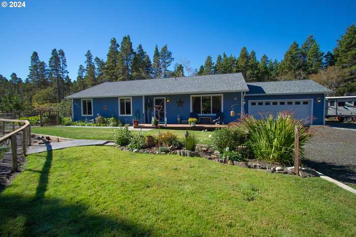 photo 2: 58714 CHANTERELLE DR, Bandon OR 97411