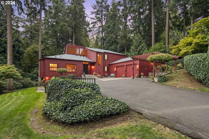 photo 2: 5826 SE OETKIN RD, Milwaukie OR 97267