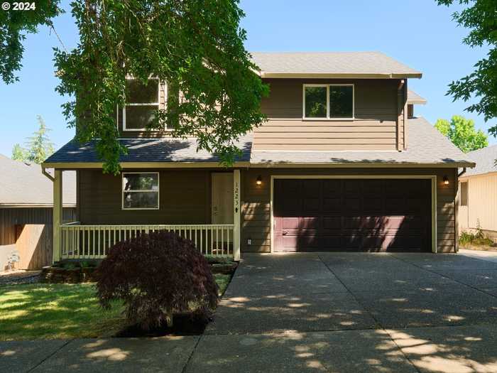 photo 1: 1223 E SUNSET DR, Newberg OR 97132