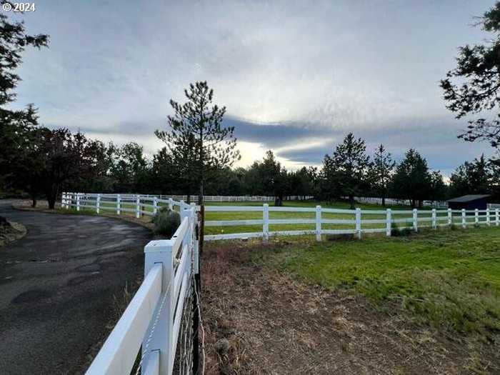 photo 48: 63721 JOHNSON RD, Bend OR 97703