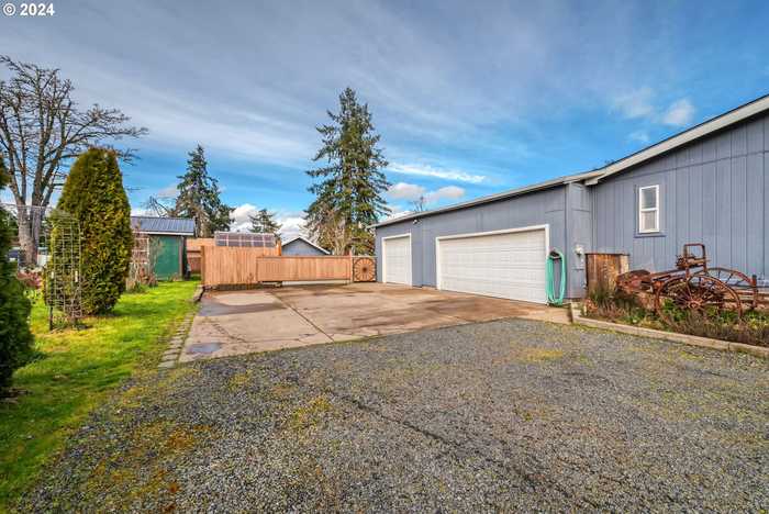 photo 1: 33497 SCOTT AVE, Creswell OR 97426