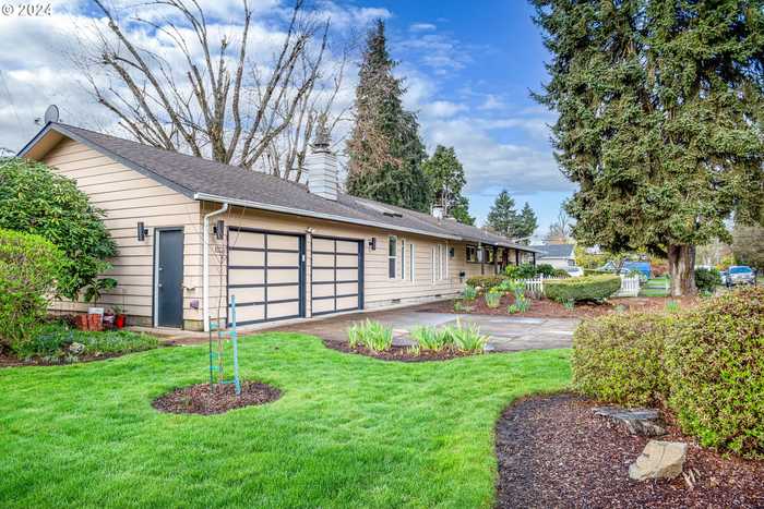 photo 2: 3096 SORREL WAY, Eugene OR 97401