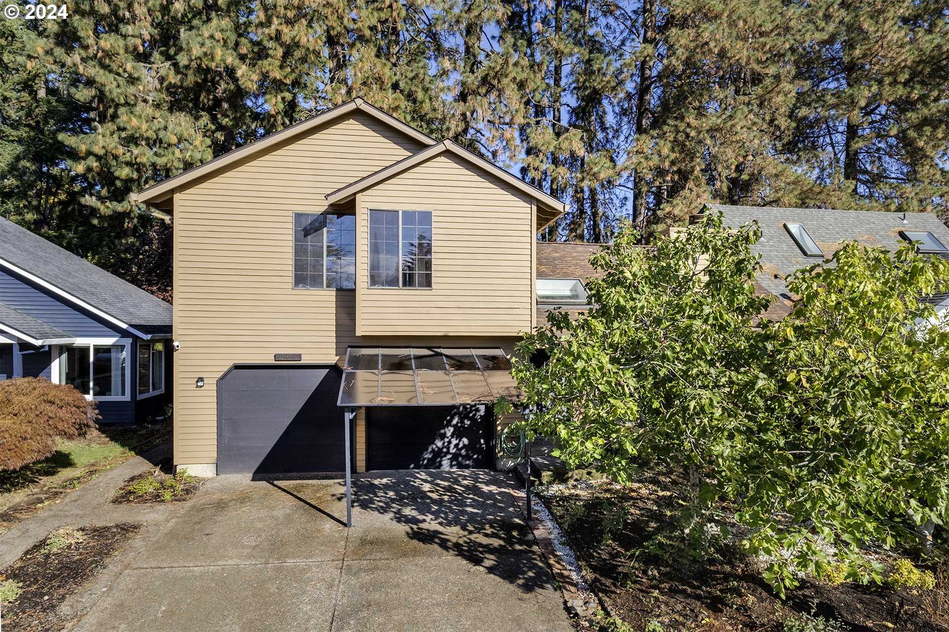 photo 1: 17529 SW BEAVER CT, Beaverton OR 97003