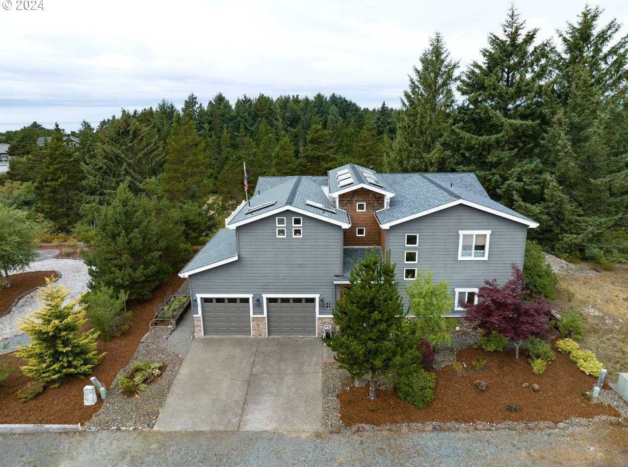 photo 2: 901 FAIRWAY CT, Manzanita OR 97130