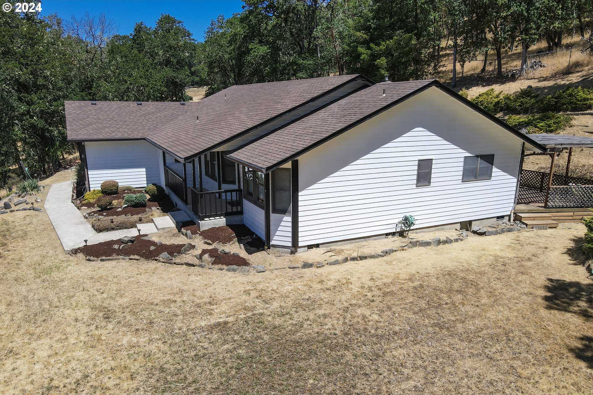 photo 3: 495 SINCLAIR LN, Roseburg OR 97471