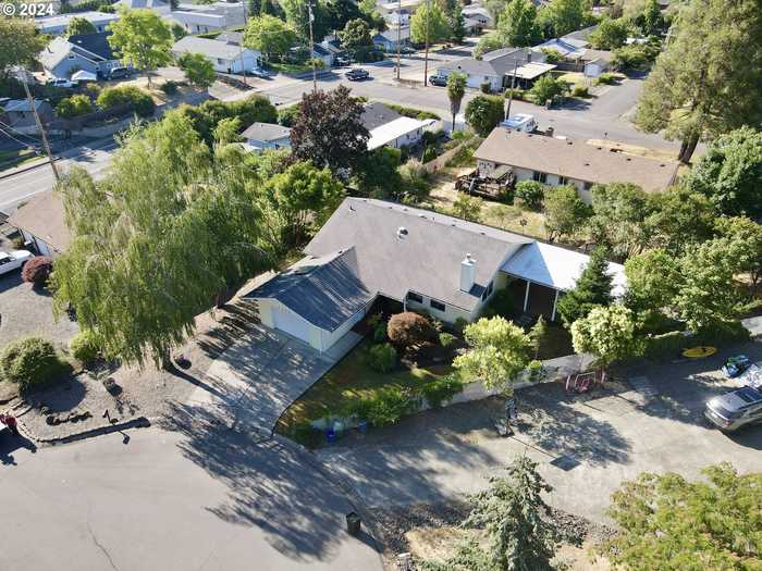 photo 24: 1543 NW RANDALL CT, Roseburg OR 97471