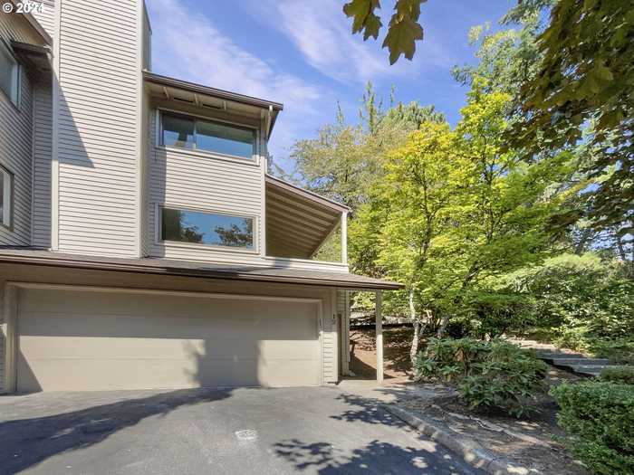 photo 1: 3101 MCNARY PKWY Unit 12, Lake Oswego OR 97034