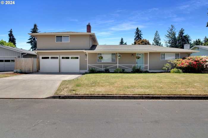 photo 1: 422 SHAMROCK AVE, Eugene OR 97404