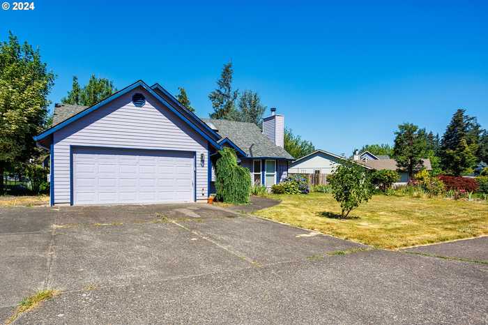 photo 2: 1743 SE LEWELLYN AVE, Troutdale OR 97060