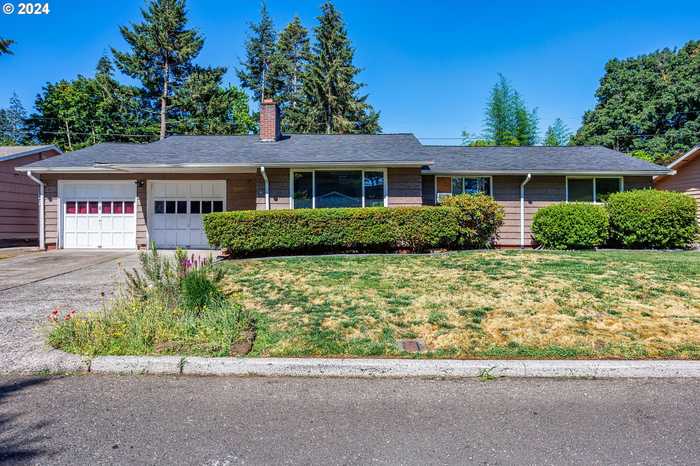 photo 1: 2805 SE 154TH AVE, Portland OR 97236