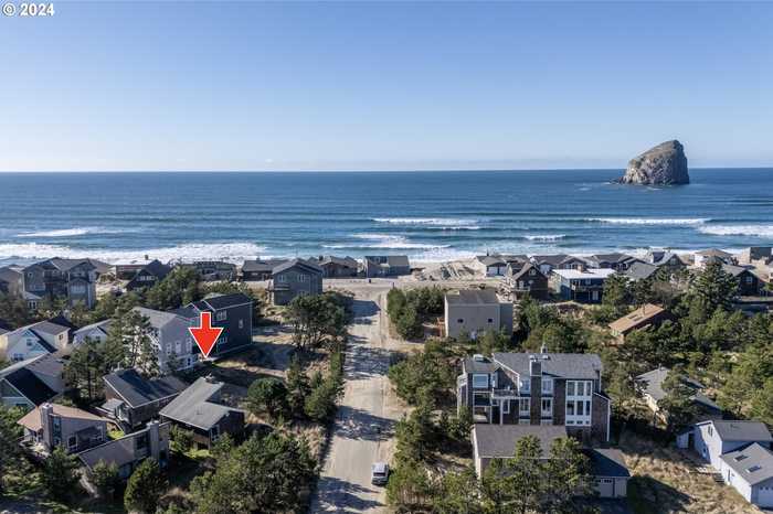 photo 2: 5607 KIWANDA DR, Pacific City OR 97135