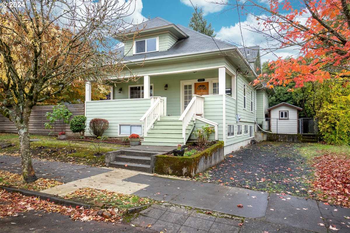 photo 1: 6837 NE MALLORY AVE, Portland OR 97211