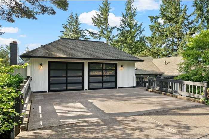 photo 1: 2337 HILLSIDE LN, Lake Oswego OR 97034