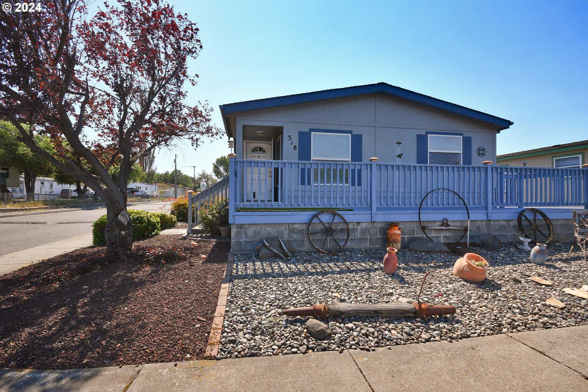 photo 3: 755 Division ST Unit 318, The Dalles OR 97058