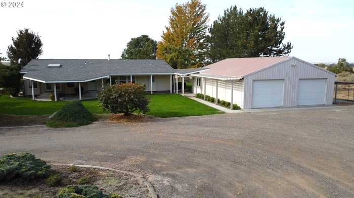 photo 1: 76707 Highway 207, Echo OR 97826