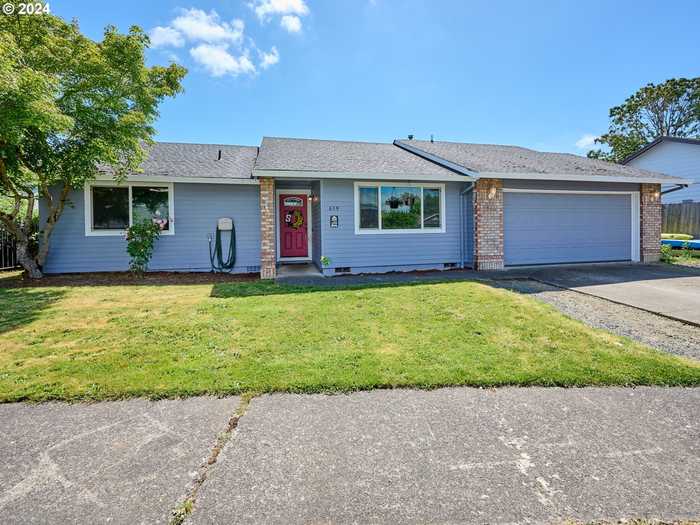 photo 1: 619 WEDGEWOOD DR, Molalla OR 97038