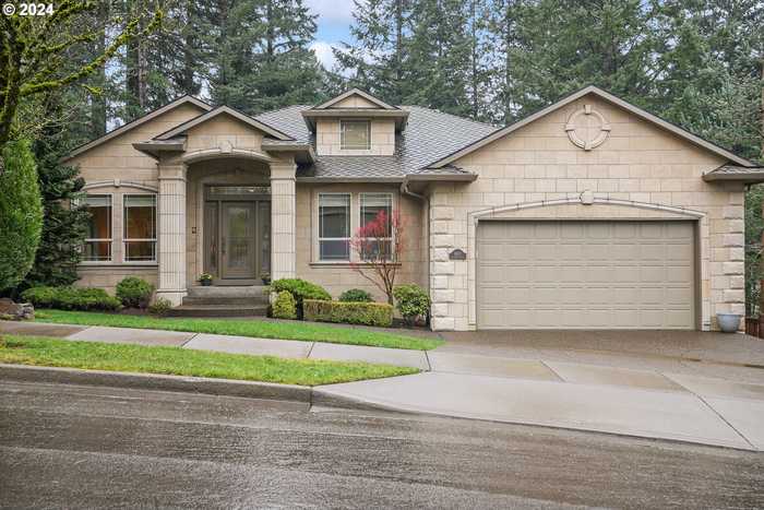 photo 1: 14102 SE ALTA VISTA DR, Happy Valley OR 97086