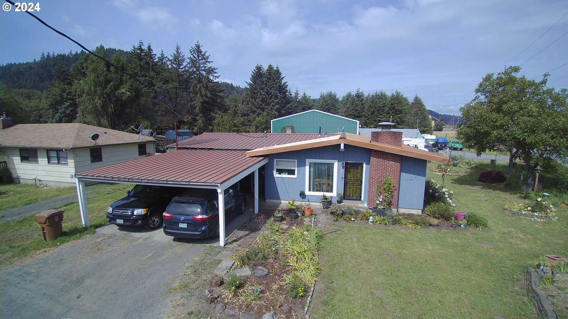 photo 1: 109 INA ST, Myrtle Creek OR 97457