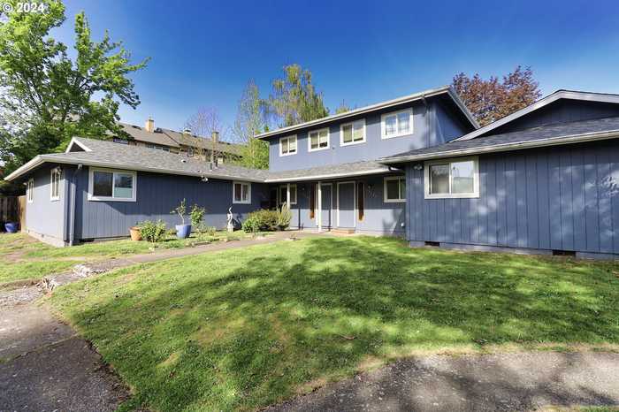 photo 1: 17131 SW MERLO RD, Beaverton OR 97003